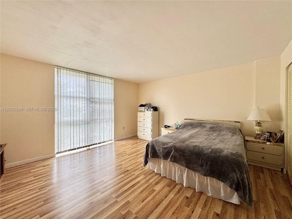 For Sale: $380,000 (2 beds, 2 baths, 1320 Square Feet)