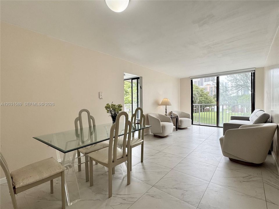 For Sale: $380,000 (2 beds, 2 baths, 1320 Square Feet)