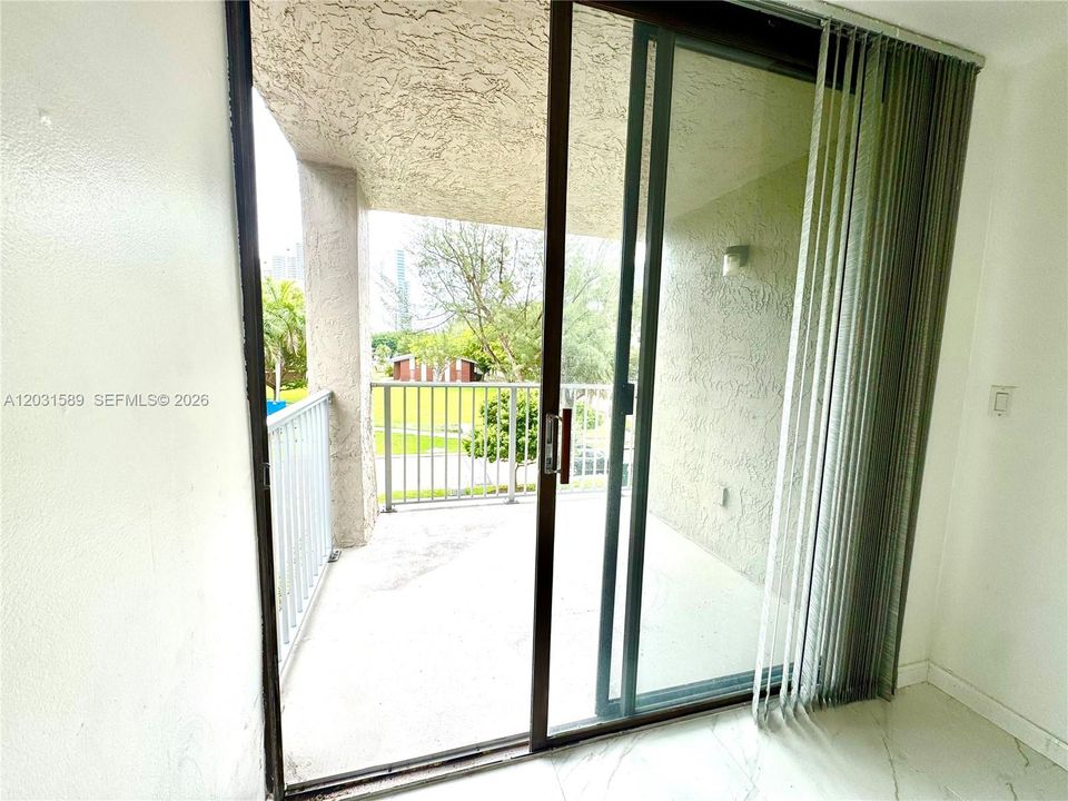 For Sale: $380,000 (2 beds, 2 baths, 1320 Square Feet)