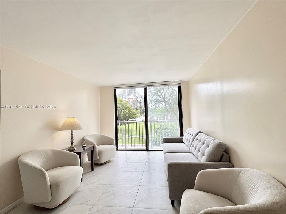 For Sale: $380,000 (2 beds, 2 baths, 1320 Square Feet)