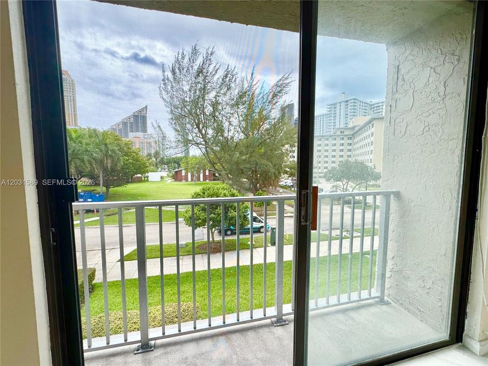 For Sale: $380,000 (2 beds, 2 baths, 1320 Square Feet)