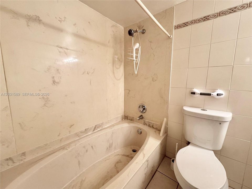 For Sale: $380,000 (2 beds, 2 baths, 1320 Square Feet)