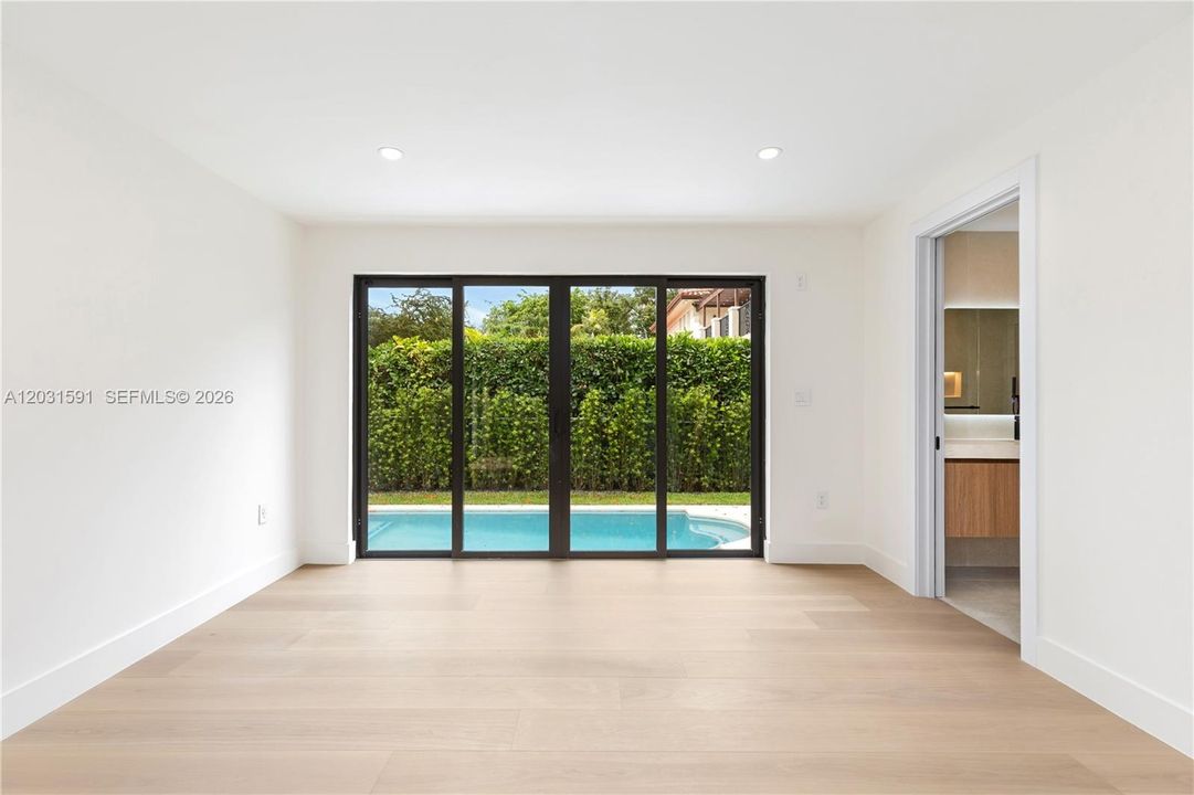 For Sale: $1,950,000 (3 beds, 3 baths, 1555 Square Feet)