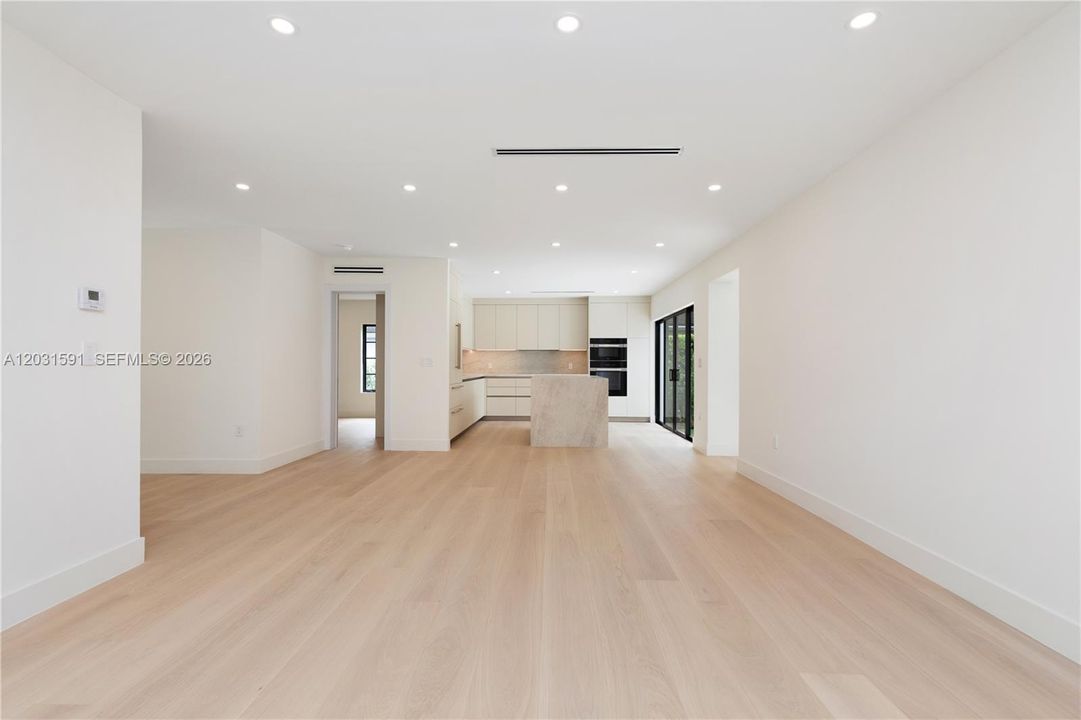 For Sale: $1,950,000 (3 beds, 3 baths, 1555 Square Feet)