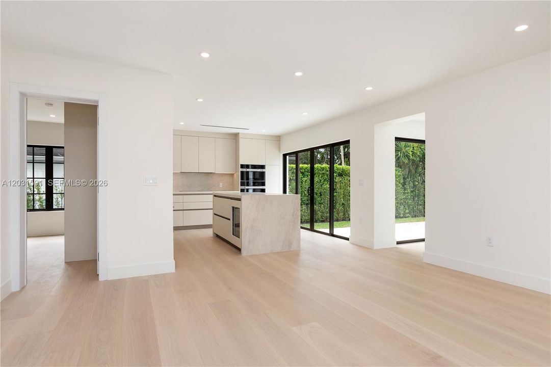 For Sale: $1,950,000 (3 beds, 3 baths, 1555 Square Feet)