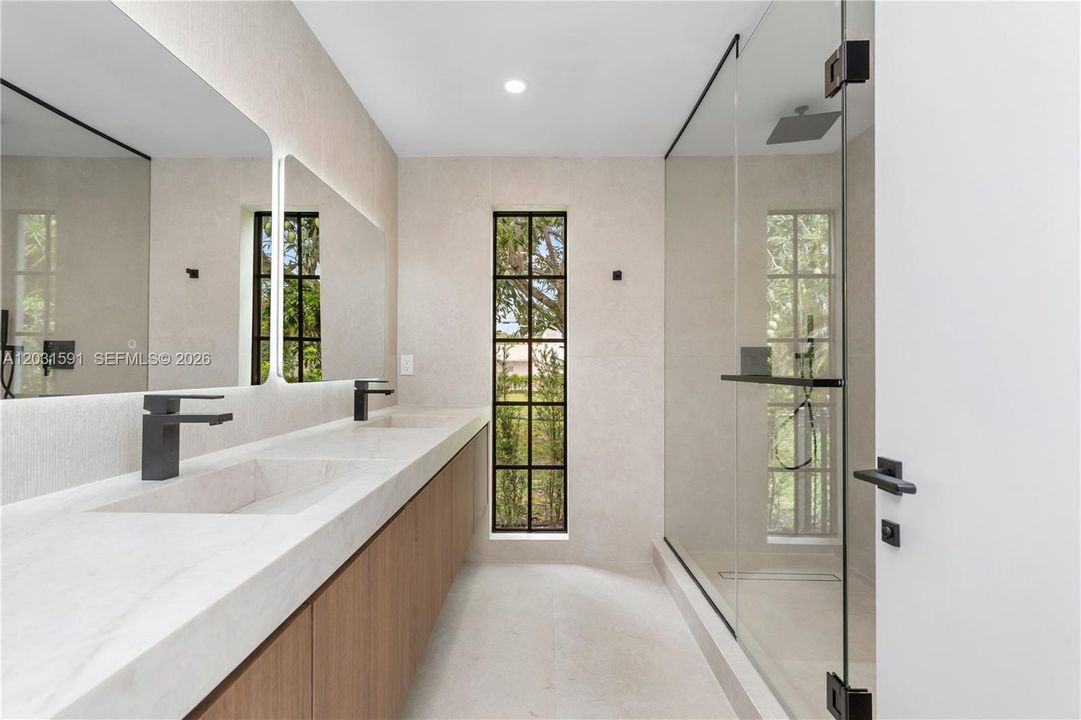 For Sale: $1,950,000 (3 beds, 3 baths, 1555 Square Feet)