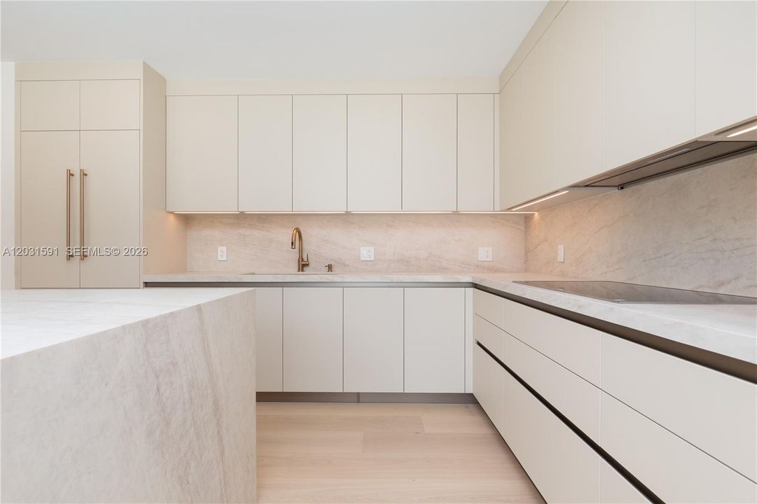 For Sale: $1,950,000 (3 beds, 3 baths, 1555 Square Feet)