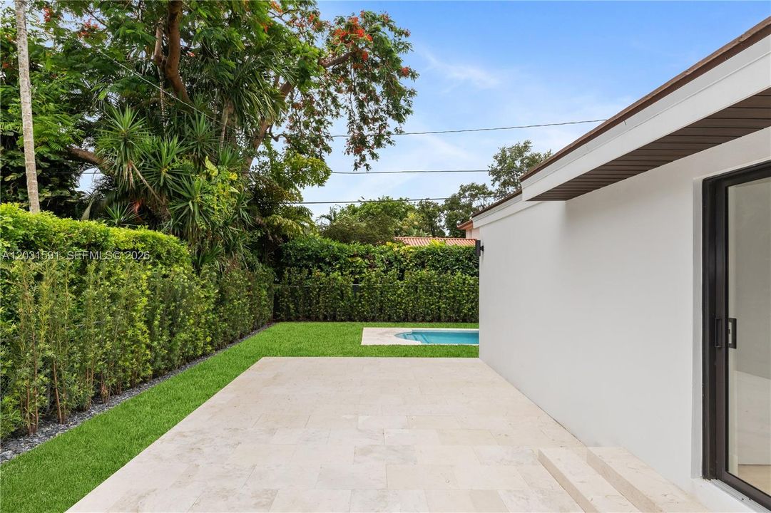 For Sale: $1,950,000 (3 beds, 3 baths, 1555 Square Feet)