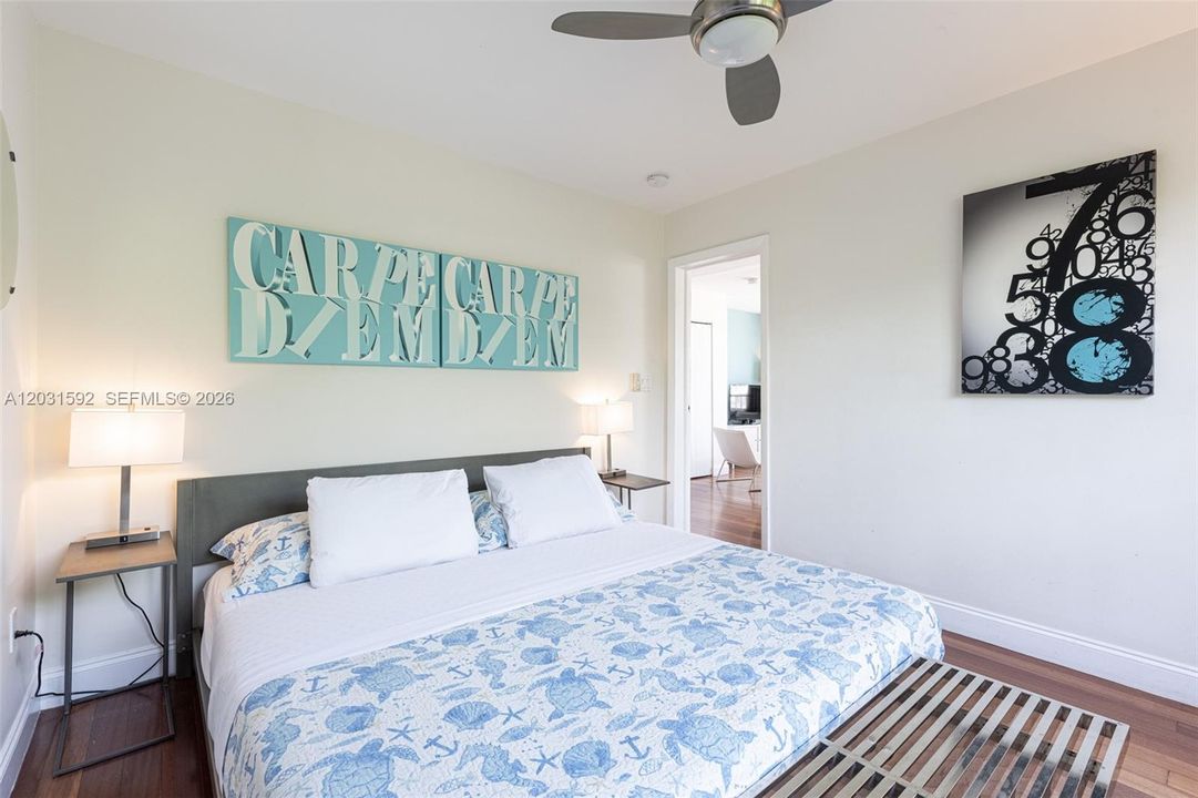For Sale: $375,000 (1 beds, 1 baths, 537 Square Feet)