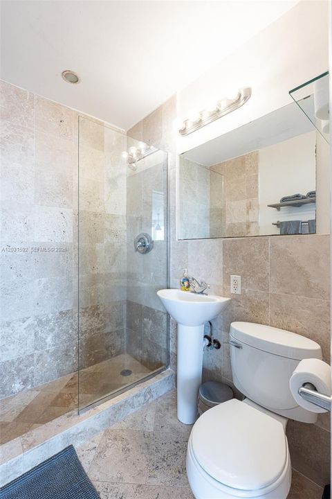 For Sale: $375,000 (1 beds, 1 baths, 537 Square Feet)