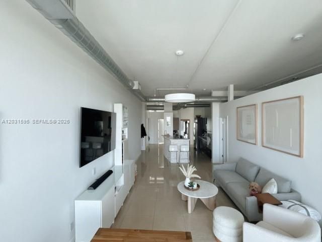 For Rent: $4,300 (3 beds, 2 baths, 1362 Square Feet)