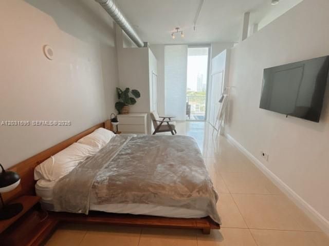 For Rent: $4,300 (3 beds, 2 baths, 1362 Square Feet)