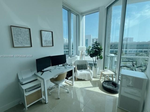 For Rent: $4,300 (3 beds, 2 baths, 1362 Square Feet)
