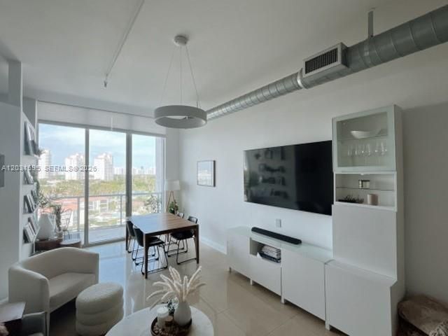 For Rent: $4,300 (3 beds, 2 baths, 1362 Square Feet)