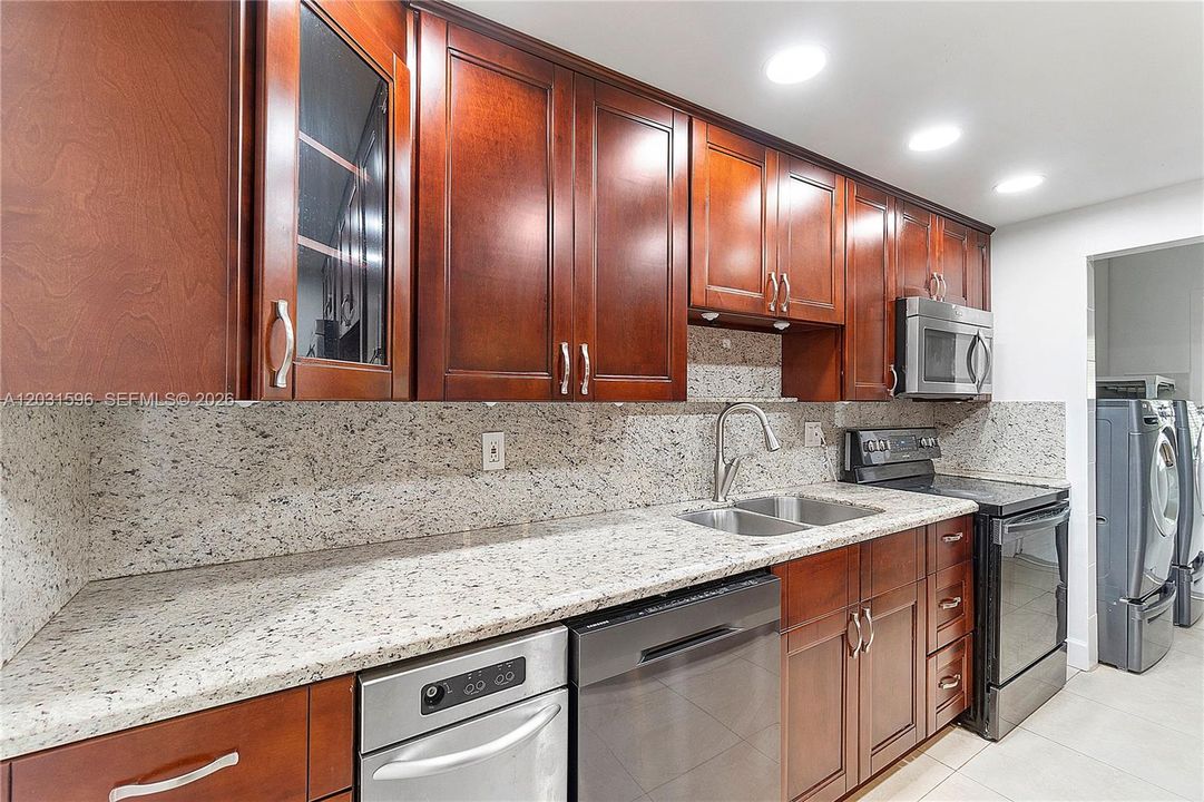 В аренду: $3,500 (3 спален, 2 ванн, 1950 Квадратных фут)