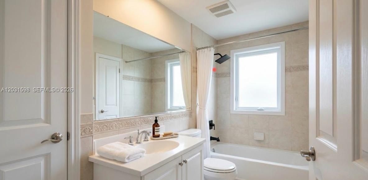 For Rent: $3,600 (6 beds, 4 baths, 2777 Square Feet)
