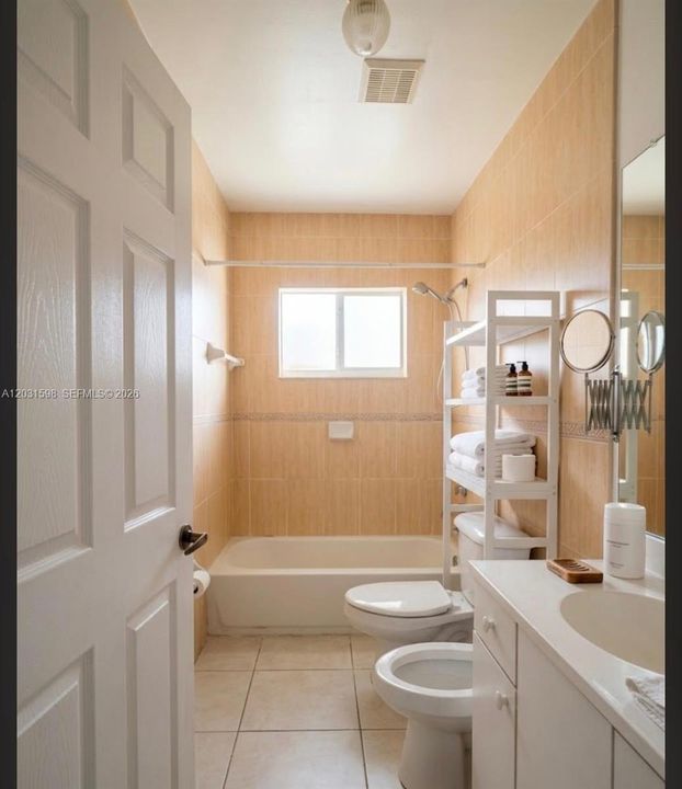 For Rent: $3,600 (6 beds, 4 baths, 2777 Square Feet)