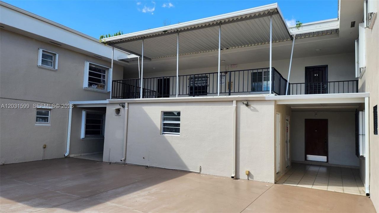 Activo con contrato: $289,000 (2 camas, 1 baños, 860 Pies cuadrados)