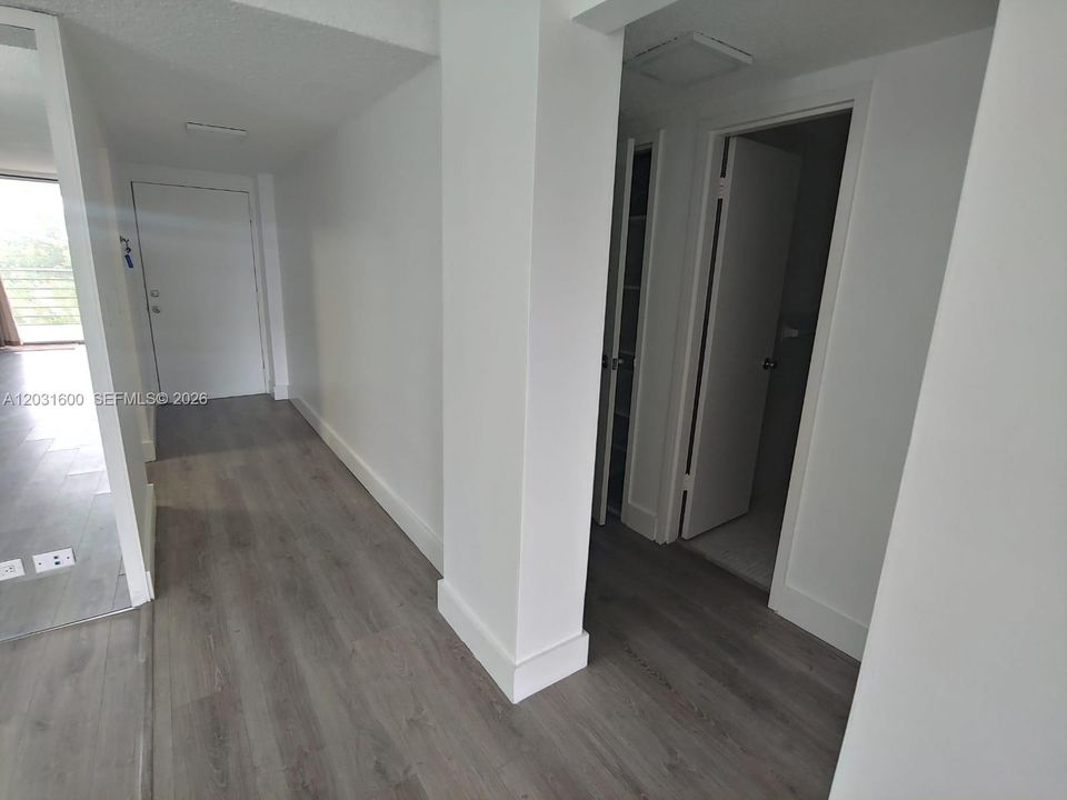For Sale: $265,000 (2 beds, 2 baths, 1025 Square Feet)