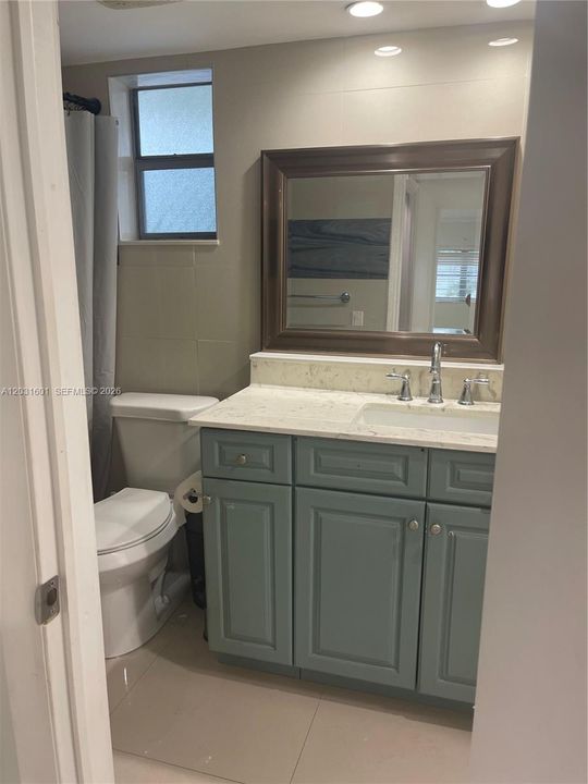 For Rent: $1,950 (1 beds, 1 baths, 671 Square Feet)