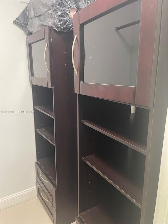 For Rent: $1,950 (1 beds, 1 baths, 671 Square Feet)