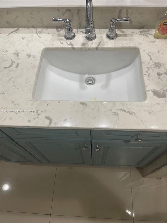 For Rent: $1,950 (1 beds, 1 baths, 671 Square Feet)