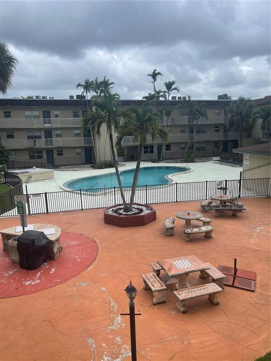 For Rent: $1,950 (1 beds, 1 baths, 671 Square Feet)