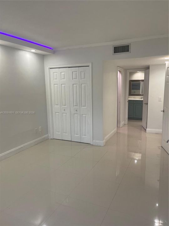 For Rent: $1,950 (1 beds, 1 baths, 671 Square Feet)
