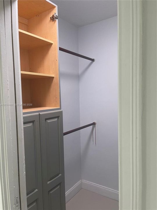 For Rent: $1,950 (1 beds, 1 baths, 671 Square Feet)