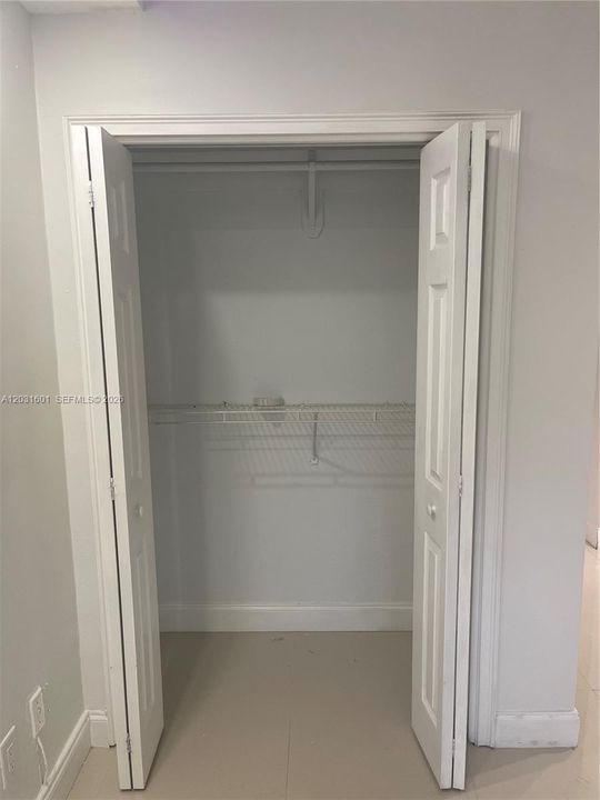 For Rent: $1,950 (1 beds, 1 baths, 671 Square Feet)