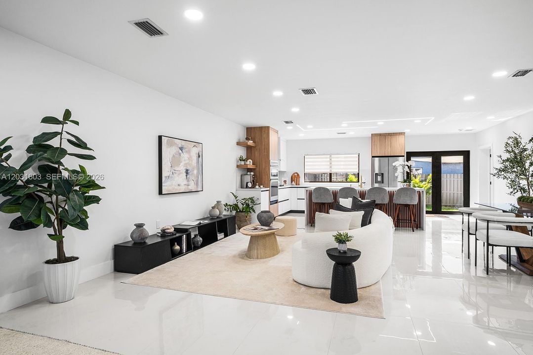 For Sale: $697,000 (4 beds, 2 baths, 1824 Square Feet)