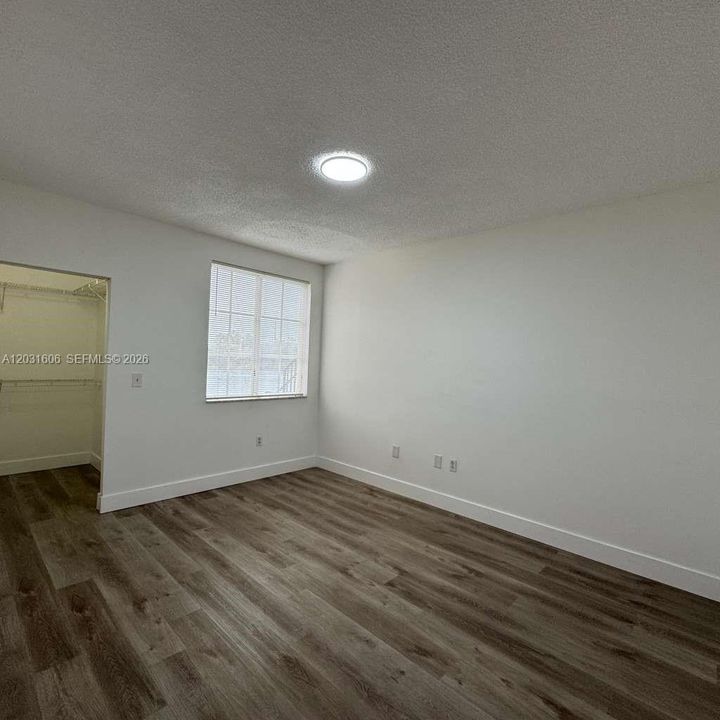 En Renta: $2,575 (3 camas, 2 baños, 1132 Pies cuadrados)