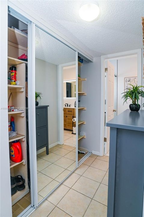For Sale: $89,500 (1 beds, 1 baths, 680 Square Feet)