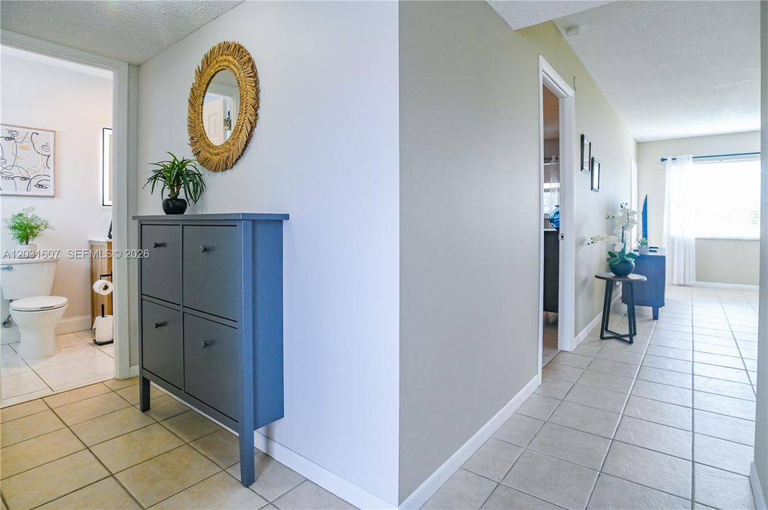 For Sale: $89,500 (1 beds, 1 baths, 680 Square Feet)