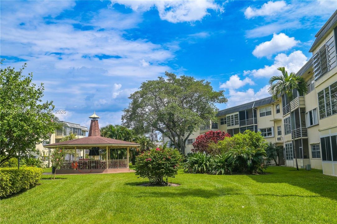For Sale: $89,500 (1 beds, 1 baths, 680 Square Feet)