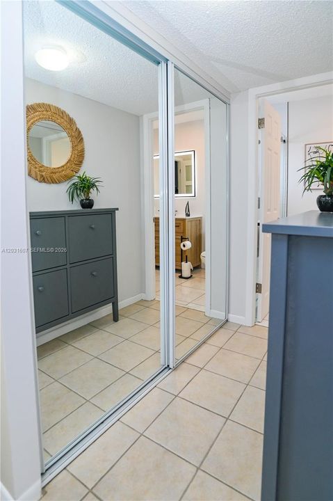 For Sale: $89,500 (1 beds, 1 baths, 680 Square Feet)
