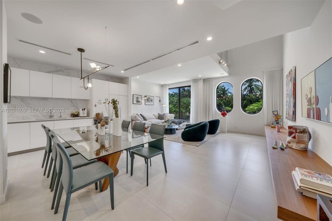 For Rent: $12,000 (4 beds, 3 baths, 3696 Square Feet)
