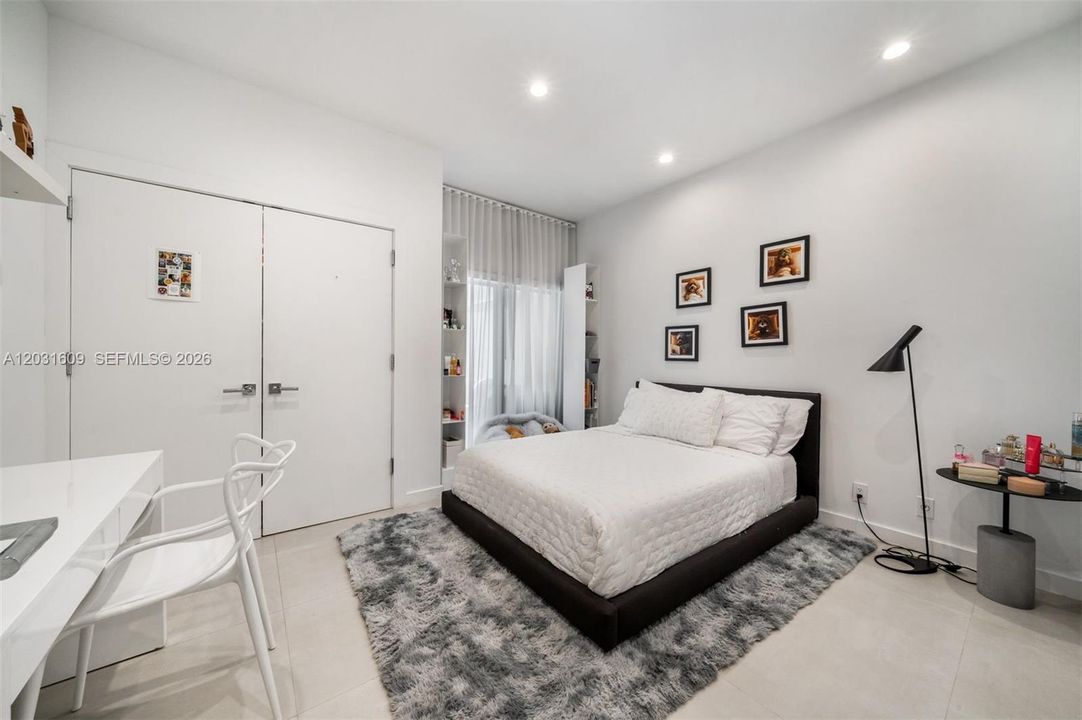 For Rent: $12,000 (4 beds, 3 baths, 3696 Square Feet)