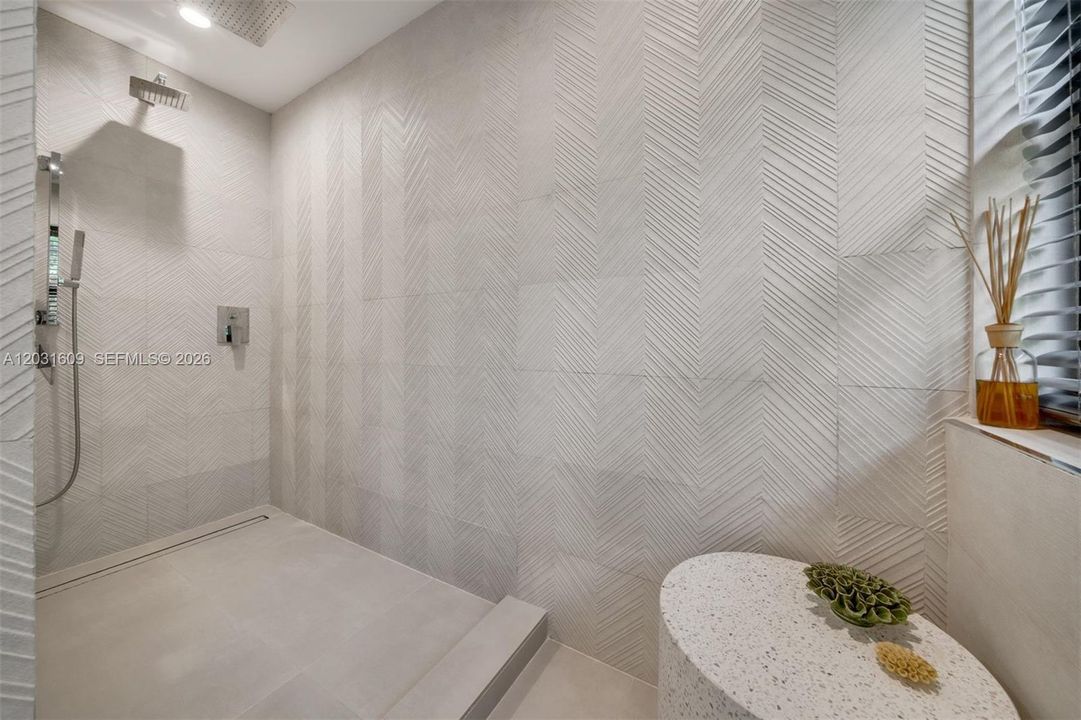 For Rent: $12,000 (4 beds, 3 baths, 3696 Square Feet)