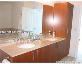 For Rent: $3,600 (2 beds, 2 baths, 1323 Square Feet)