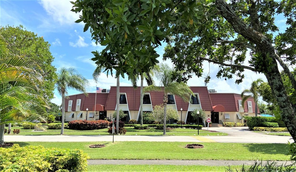 CLUBHOUSE