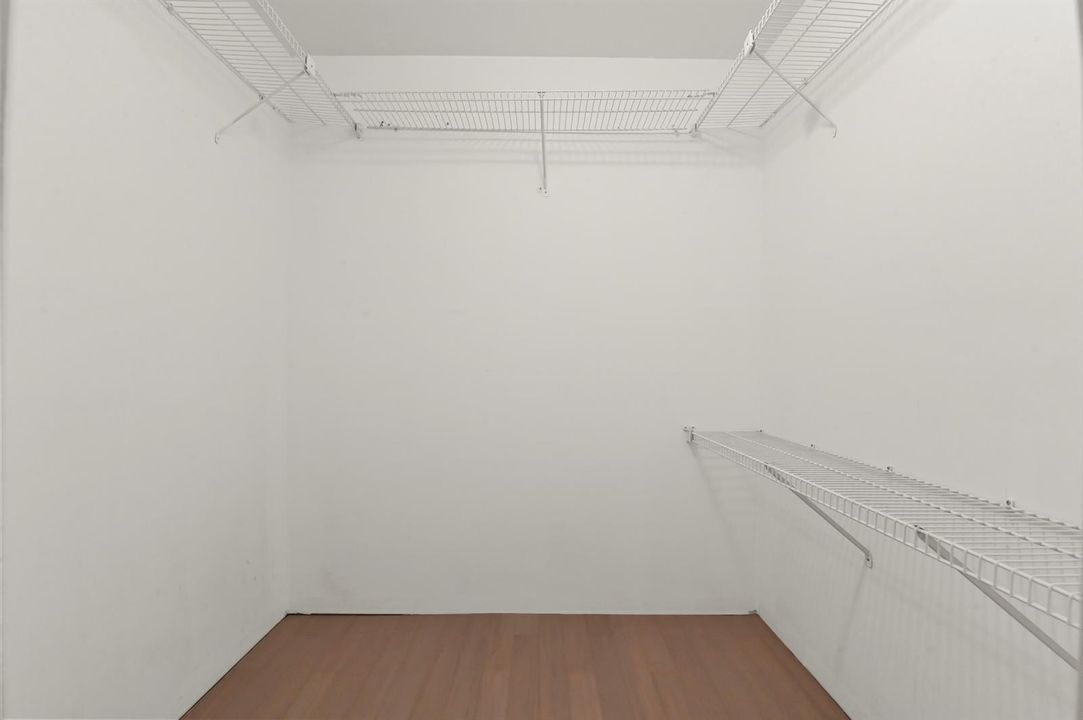 22 Bedroom 03