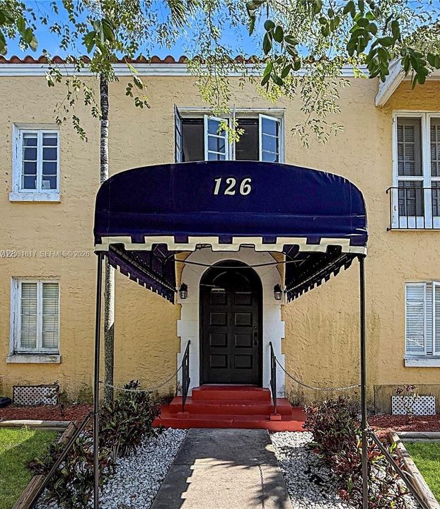 For Rent: $1,600 (0 beds, 1 baths, 255 Square Feet)