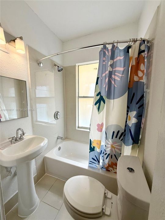 For Rent: $1,600 (0 beds, 1 baths, 255 Square Feet)