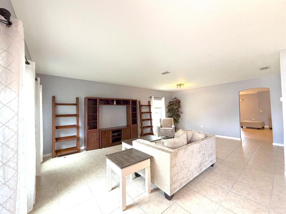 Living/Dining Room
