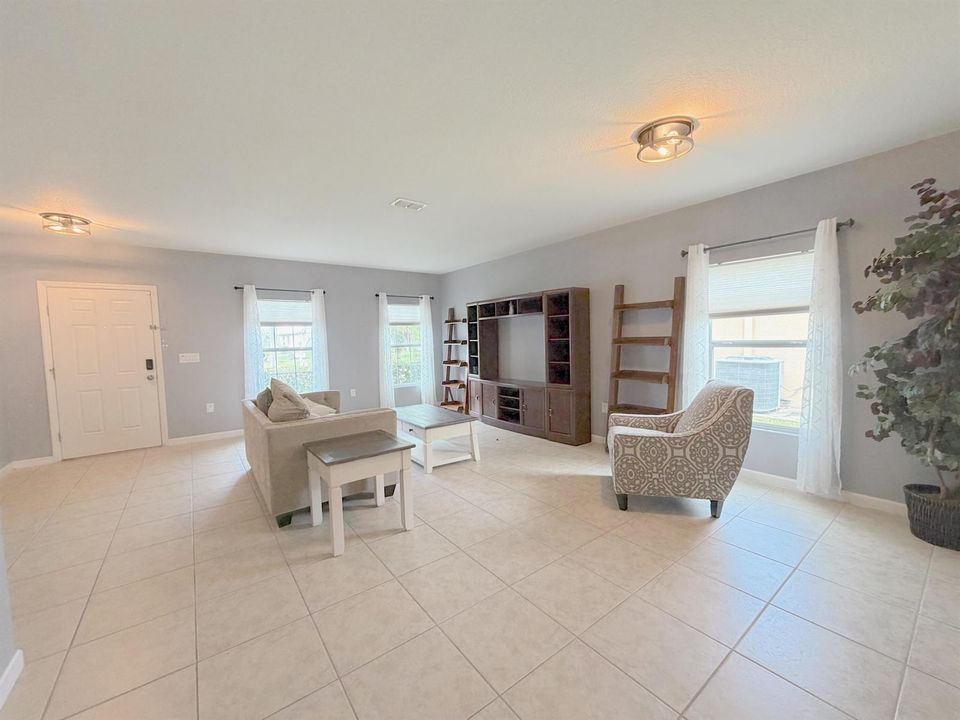 Living/Dining Room