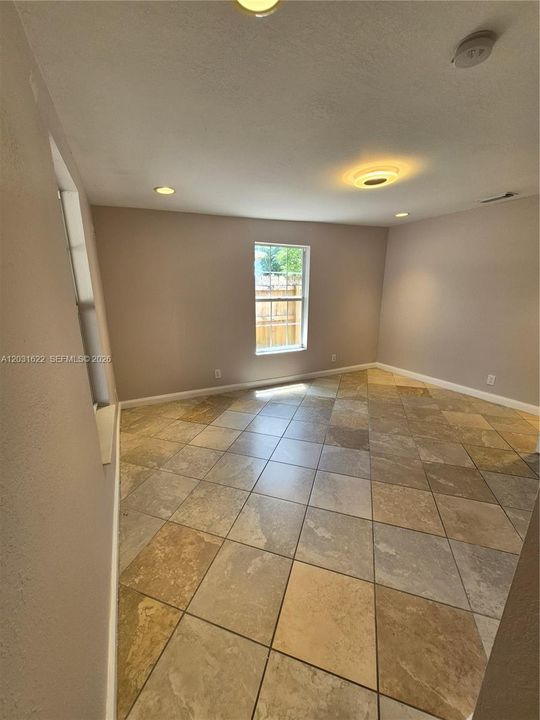 For Rent: $3,000 (3 beds, 3 baths, 1638 Square Feet)