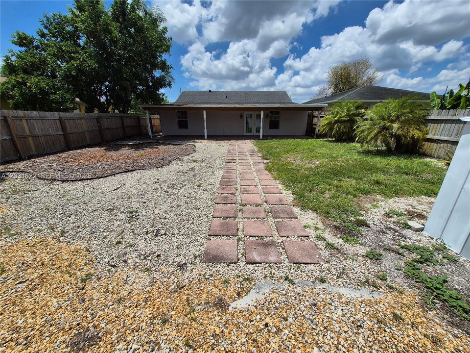 For Rent: $3,000 (3 beds, 3 baths, 1638 Square Feet)