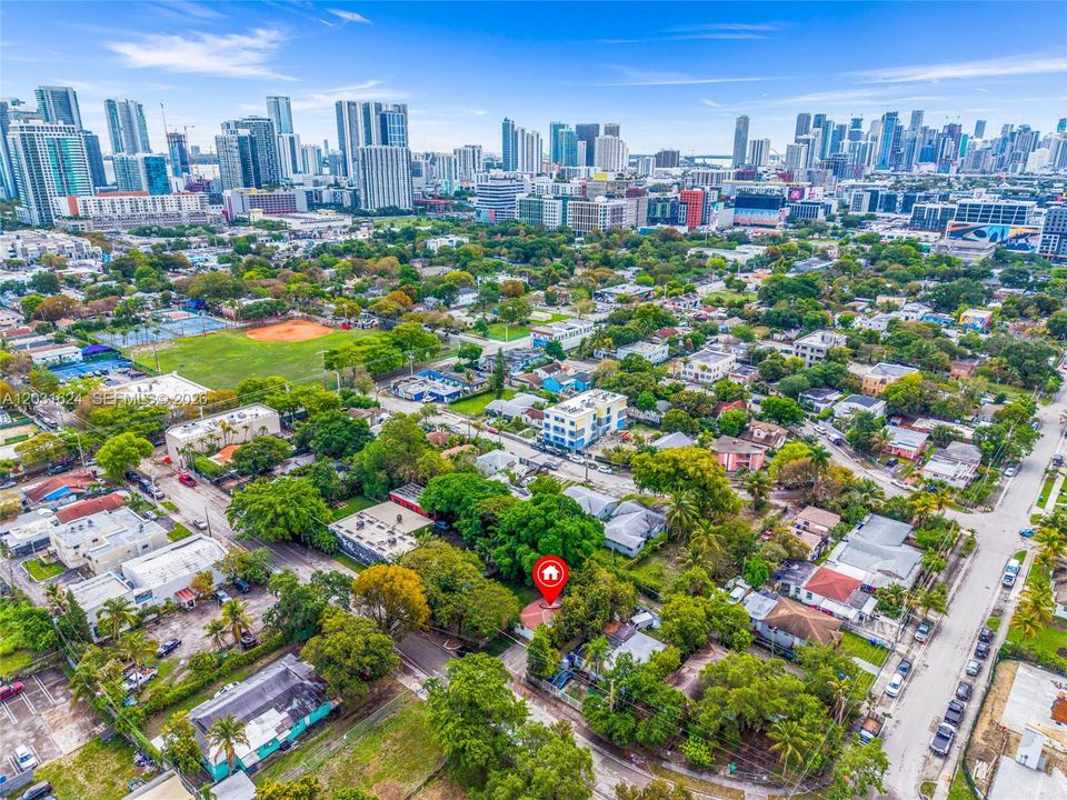 For Sale: $950,000 (0.10 acres)