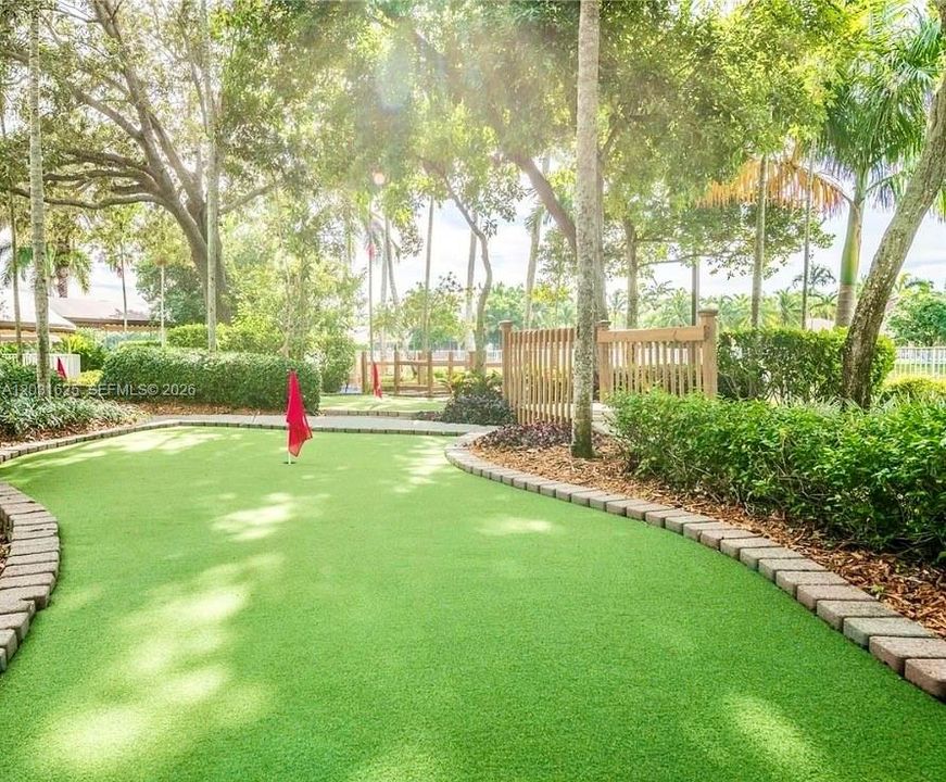 For Sale: $925,000 (5 beds, 3 baths, 2672 Square Feet)